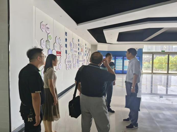 郑州轨道工程职业学院装备制造工程学院党总支赴河南应用技术职业学院机电工程学院开展优秀党支部建设交流